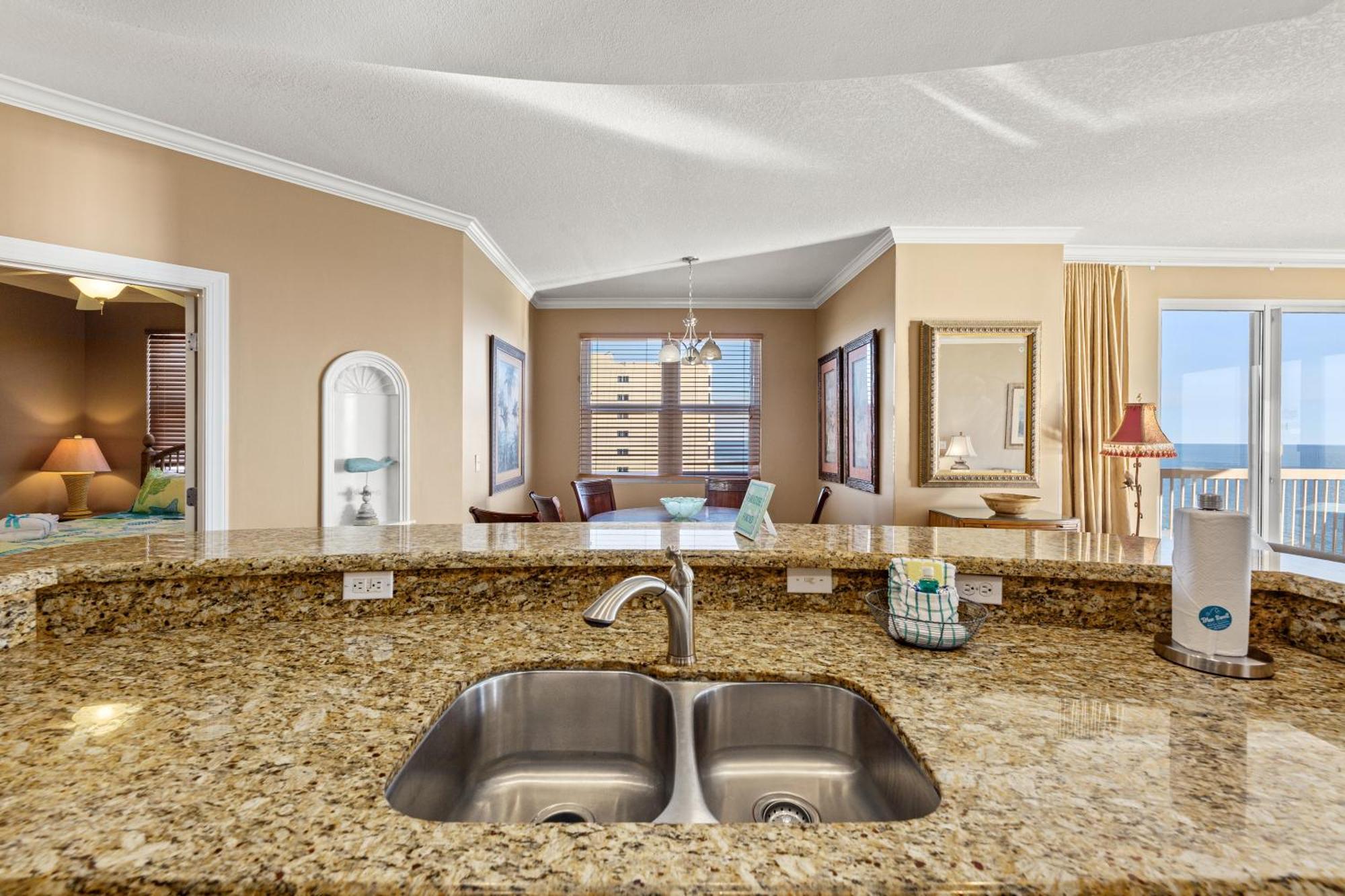 Gulf Front Master Bedroom! 2 Pools & Hot Tubs! Sleeps 8! بنما سيتي بيتش المظهر الخارجي الصورة